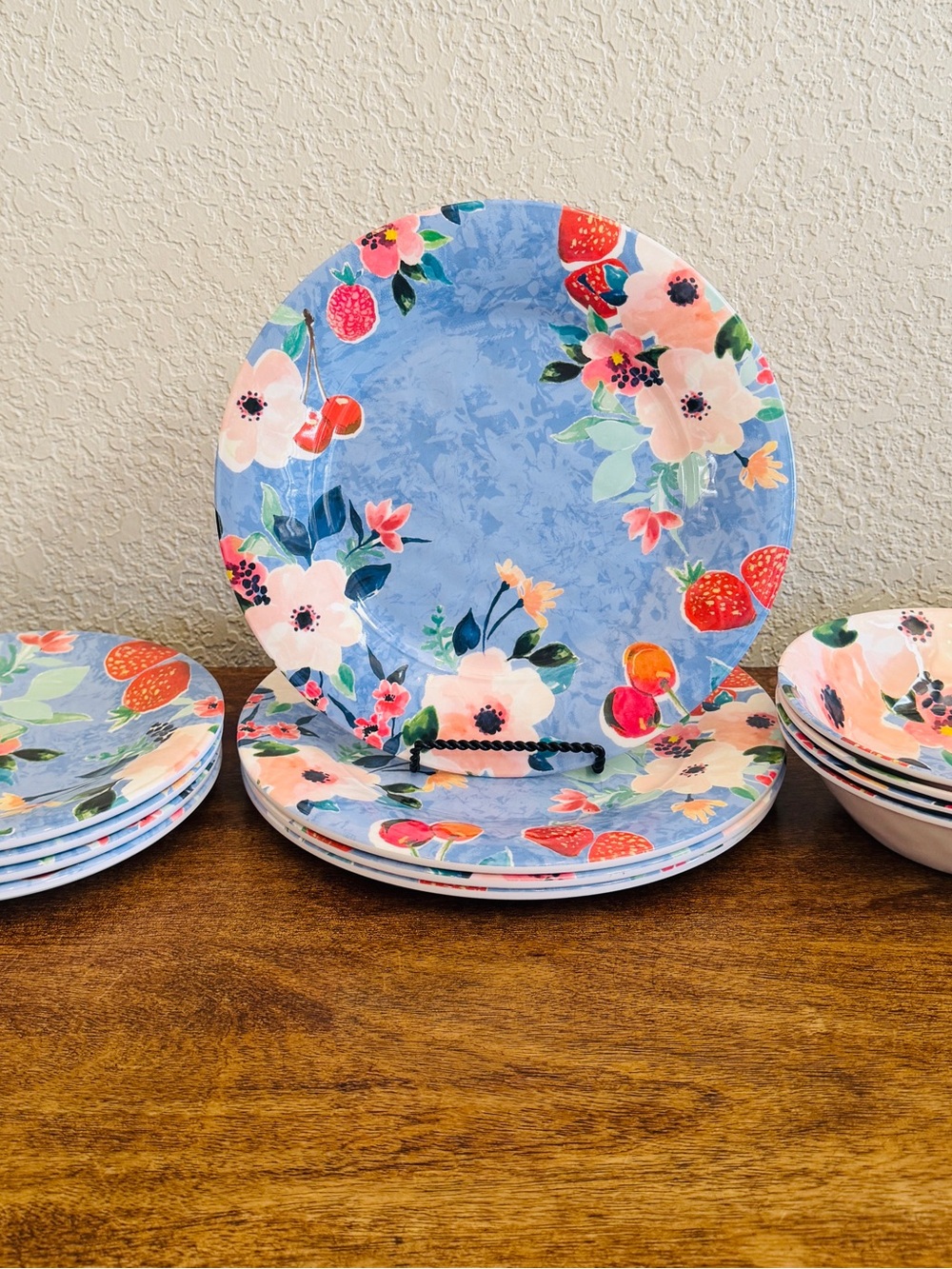 Member’s Mark 12 Pc Melamine Dinnerware Set Blue Floral Fruit Service for 4